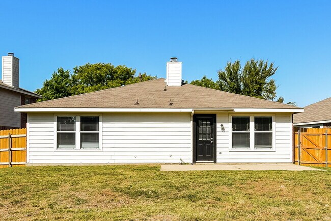 Building Photo - 1034 Hampton Dr