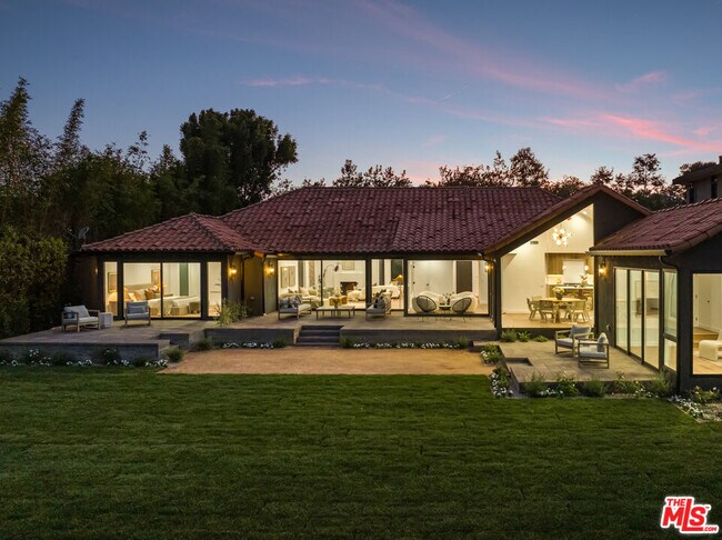Building Photo - 992 Napoli Dr