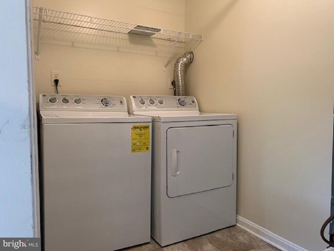 Building Photo - 6012 Red Wolf Pl