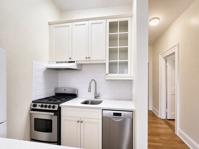 Building Photo - 244 Beacon St