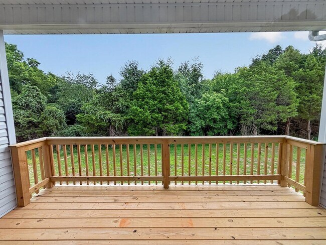 Building Photo - 585 Bailiwick Dr