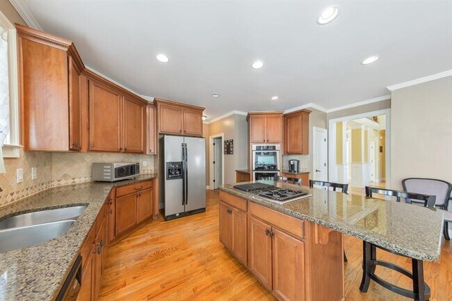 Building Photo - 5024 Glen Forrest Dr