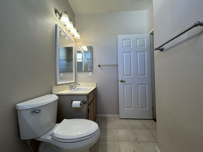 Building Photo - Beautiful 3bed/2bth in San Marcos!