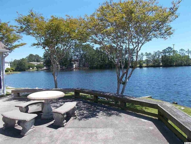 Building Photo - 2136 Clearwater Dr