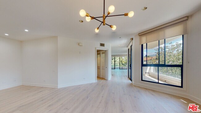 Building Photo - 701 Ocean Ave
