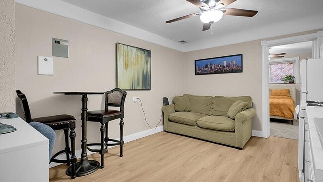 Building Photo - $1,345.95, 1 Beds - 1 Bath, Condo in Denver with Onsite Laundry!