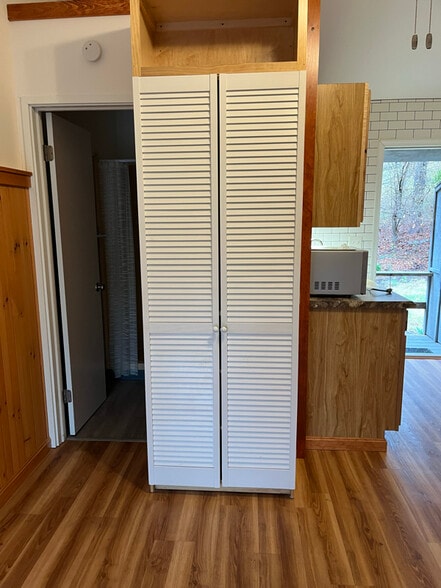 Building Photo - 246 Cottage Ln