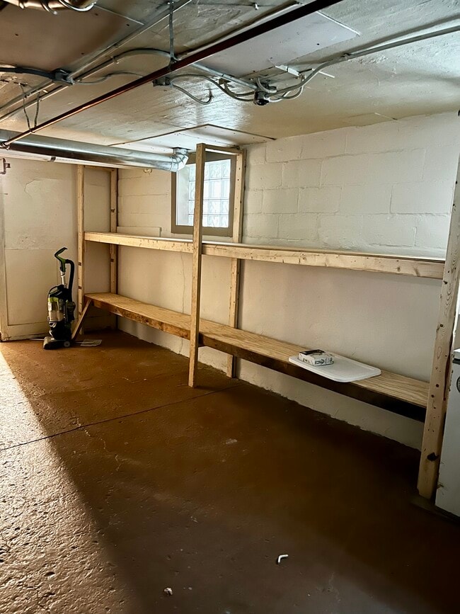 Building Photo - 522 N 33rd St