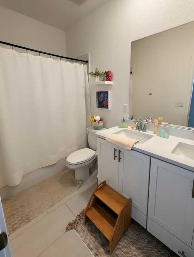 Building Photo - Beautiful and Spacious 4BR 3BA Home in Roseville