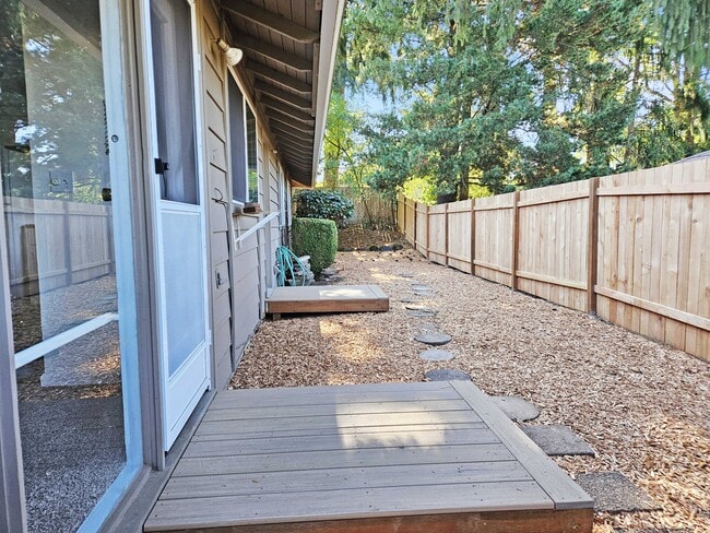 Building Photo - 9032 SW Monterey Pl