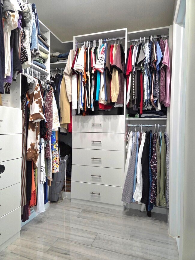 Building Photo - 8730 NW 17th Ct