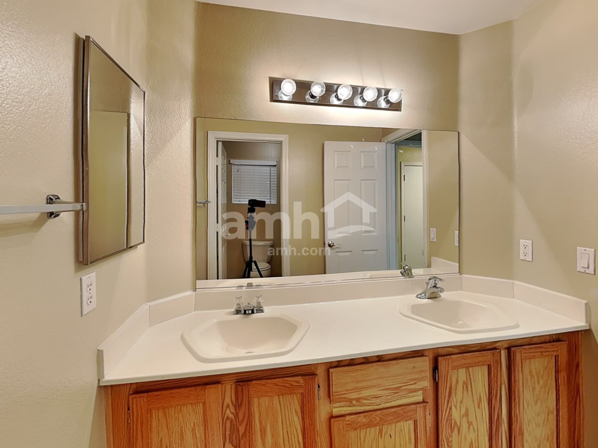 Building Photo - 1416 Bugle Boy Dr