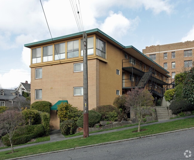 Primary Photo - Hamlin Place
