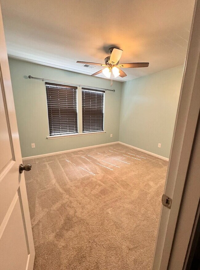 Building Photo - 180 Daniels Creek Cir