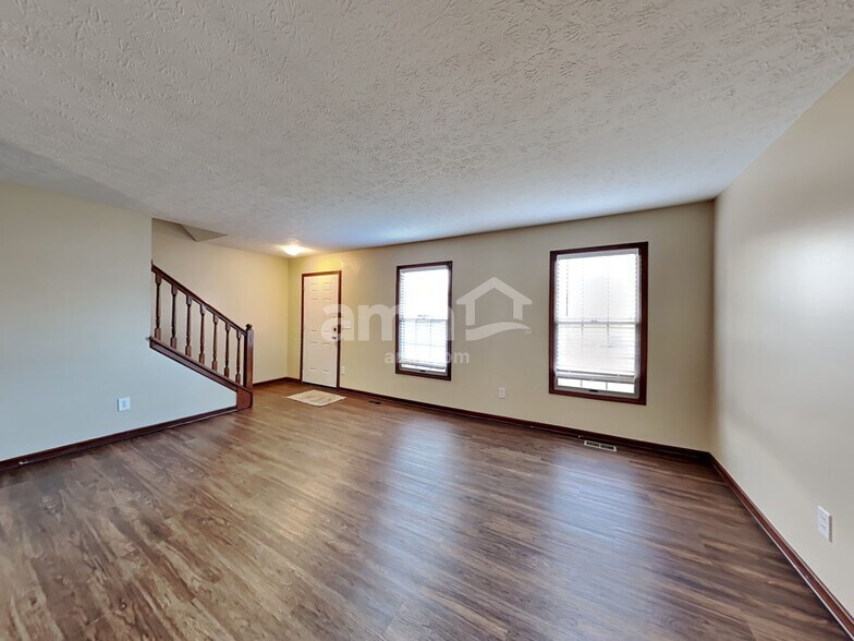 Building Photo - 5829 Sharets Dr