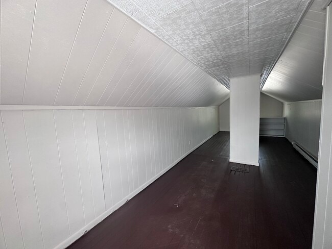 Building Photo - 209 Cook-