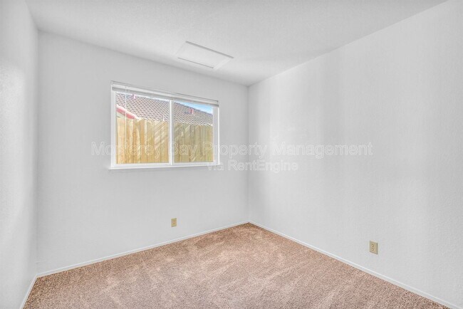 Building Photo - 143 Seal Ct