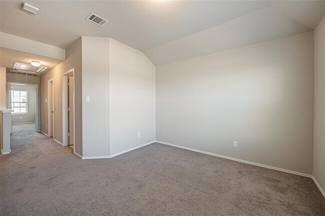 Building Photo - 108 Comet Dr