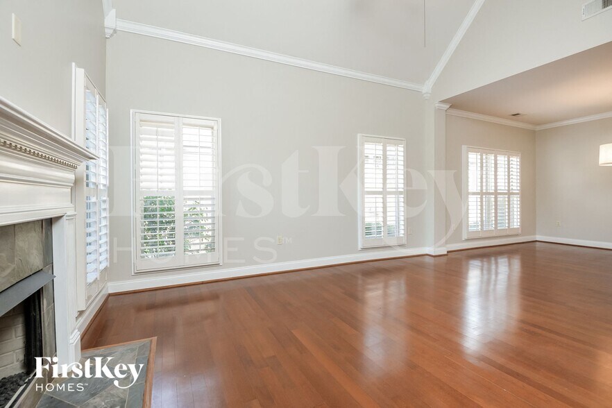 Building Photo - 149 Willow View Lane