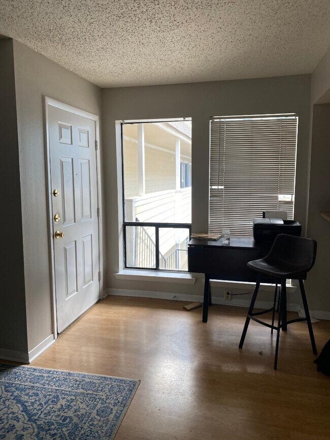 Building Photo - 2510 San Gabriel St