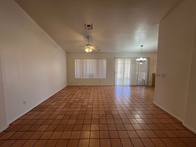Building Photo - 4 Weeks of Free Rent! - Three bedroom Sing...