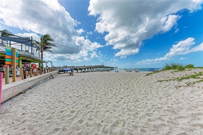 Building Photo - 1307 Primrose Rd