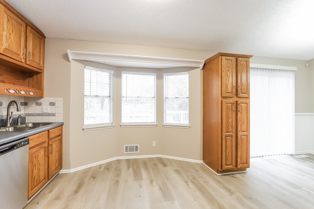 Building Photo - 1175 Riverside Trce