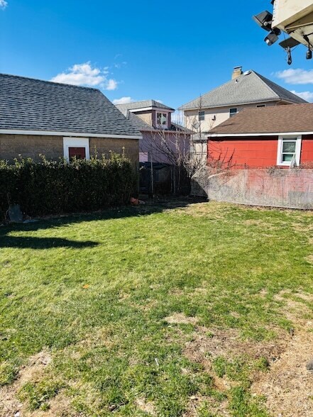 Building Photo - 31 4th St