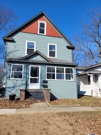 Building Photo - 1314 Oak St