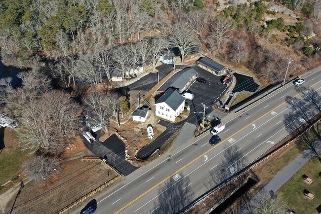 Building Photo - 825 Scenic Hwy