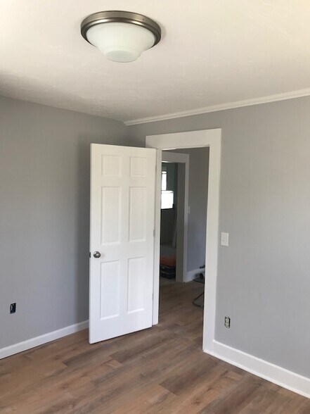 Building Photo - 29 Cutler St