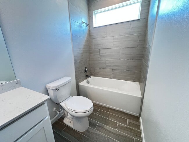 Building Photo - AWESOME 4BD/3BA Home in Ocala!!! Washer and Dryer INCLUDED!