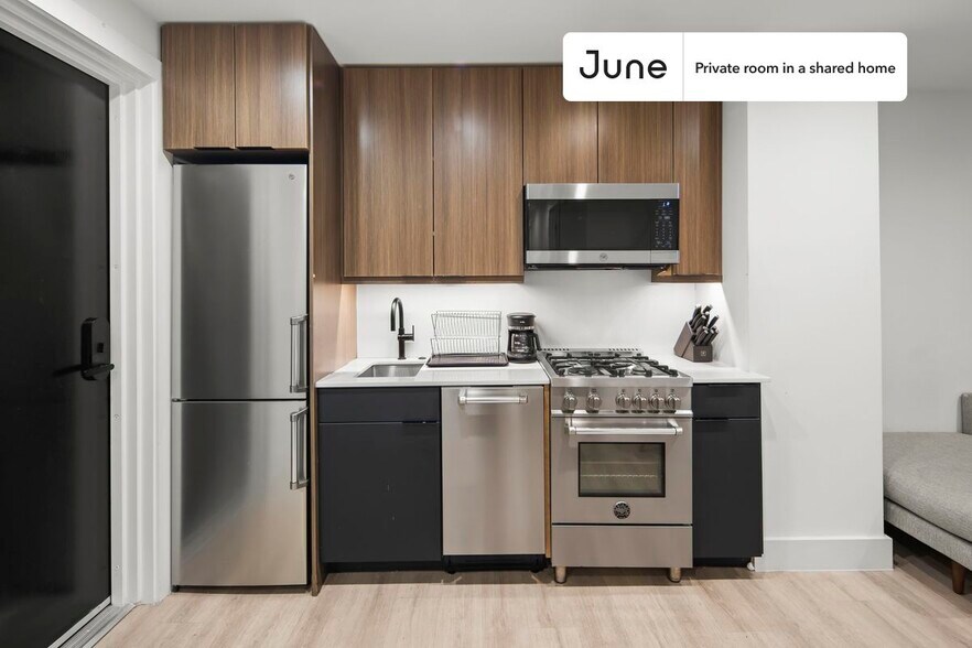 Building Photo - Room in Shared 4 bed/2 bath home in Dupont Circle
