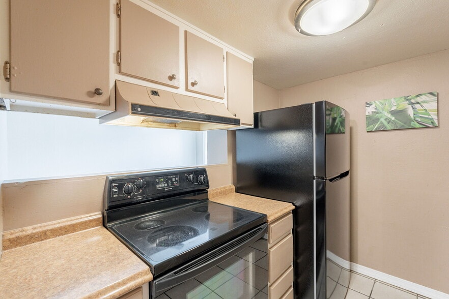 Building Photo - 948 S Alma School Rd