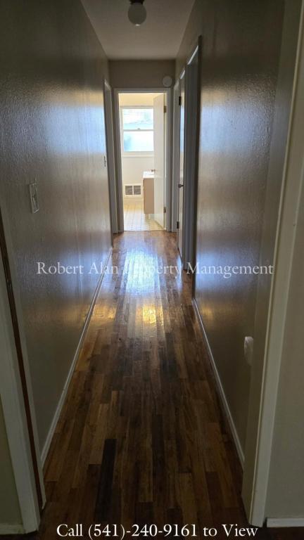 Building Photo - 3302 SW Jay Ave