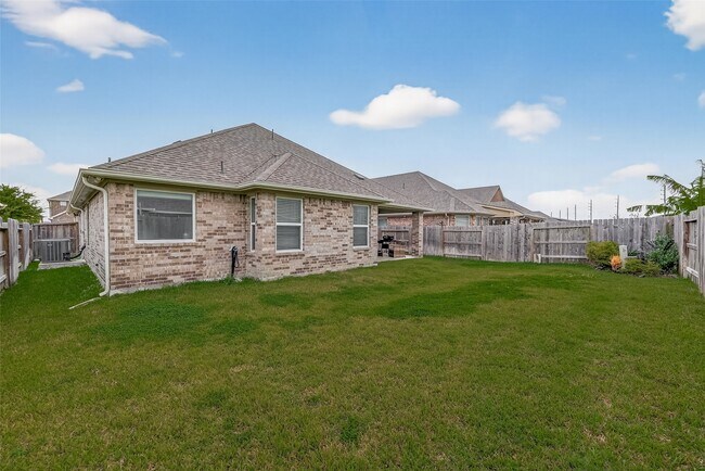 Building Photo - 20223 Sagebrush Hollow Dr