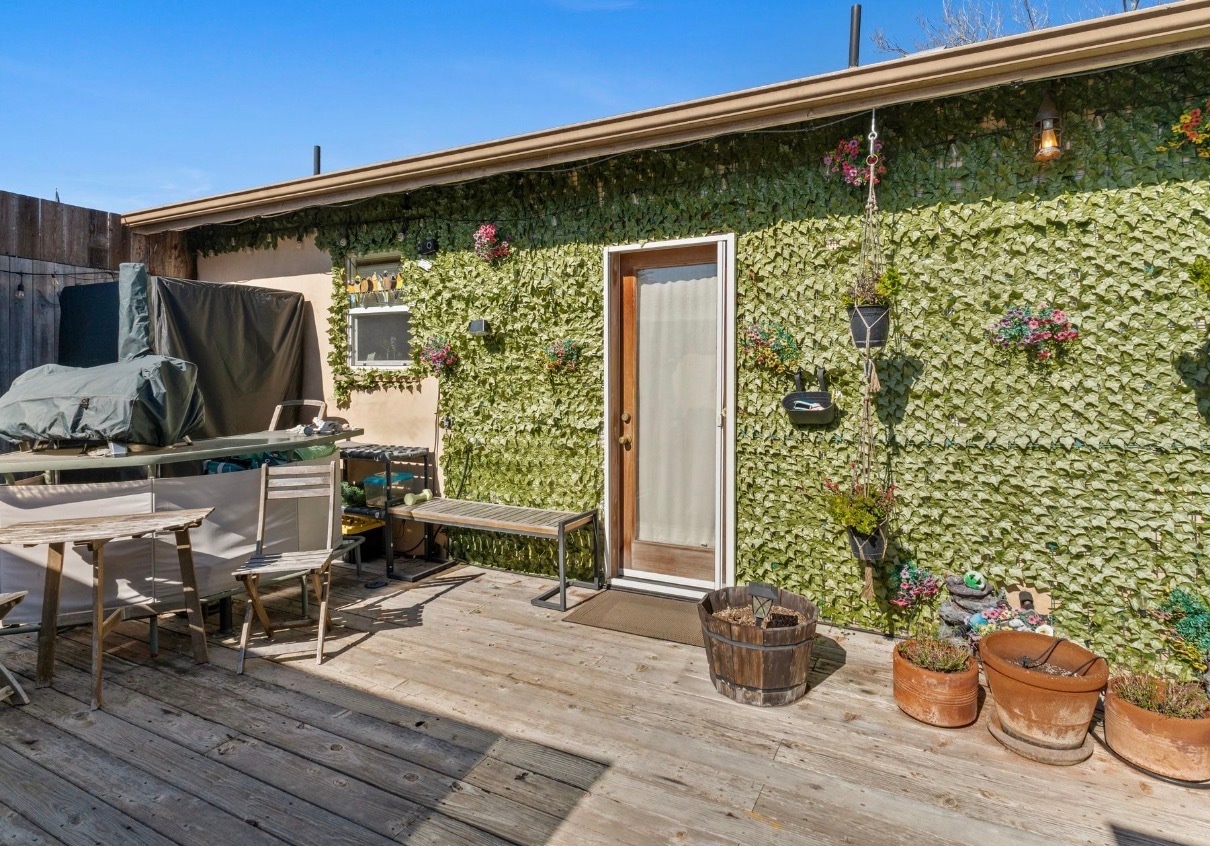 Building Photo - 4593 Hollister Ave