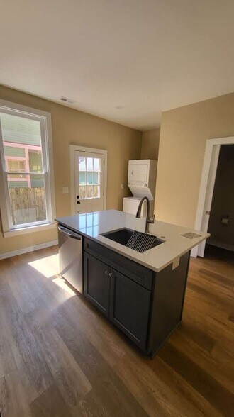 Building Photo - 1912 N Talbott St