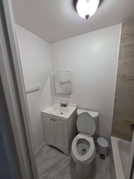 Building Photo - 7388 S Waterway Dr