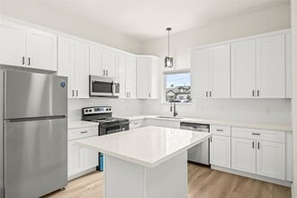 Building Photo - 9709 Pelsey St