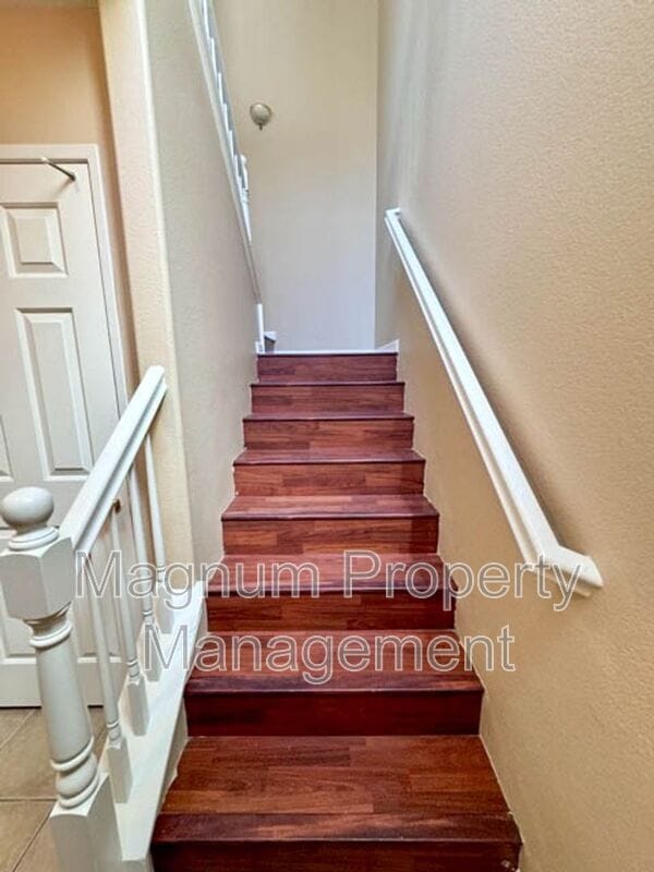 Building Photo - 25826 Iris Ave