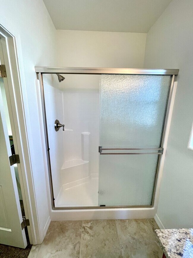 Building Photo - New 2024 Built 3 Bedroom Home with Beautif...