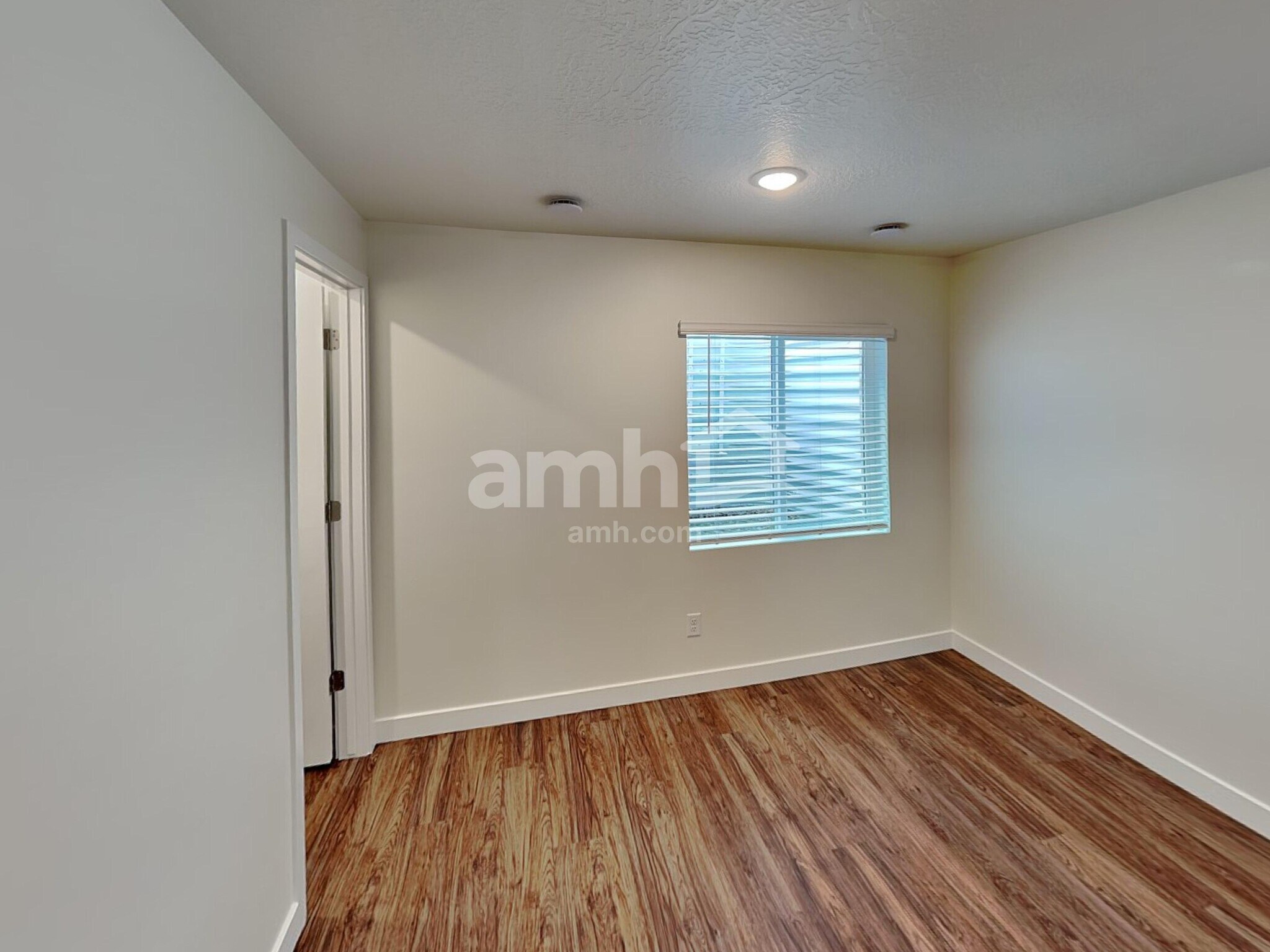 Building Photo - 8949 S John Annie Ln