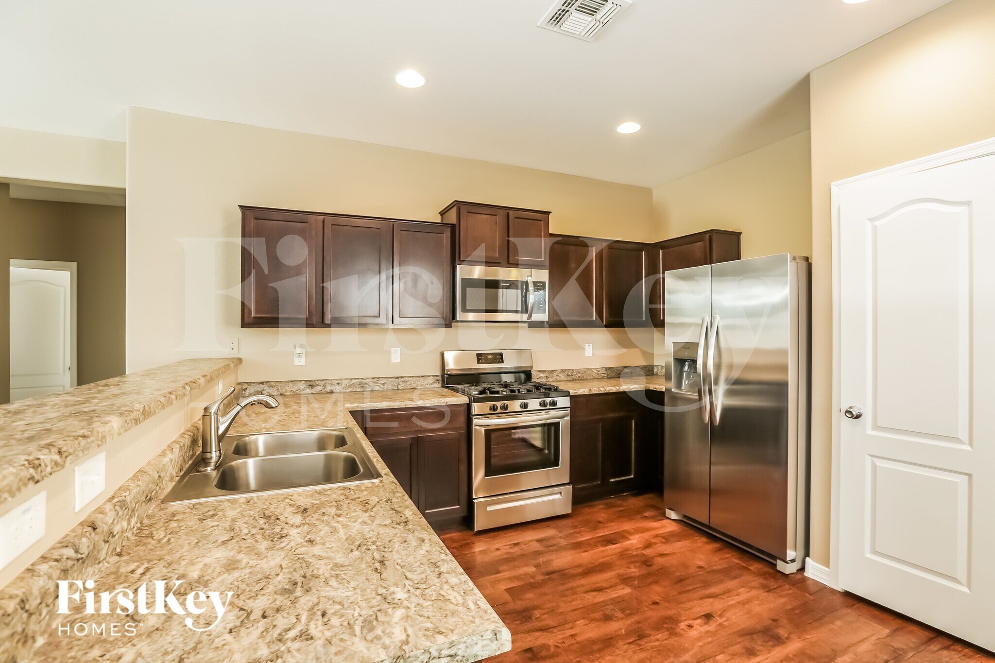 Building Photo - 38105 W Isabella Ln