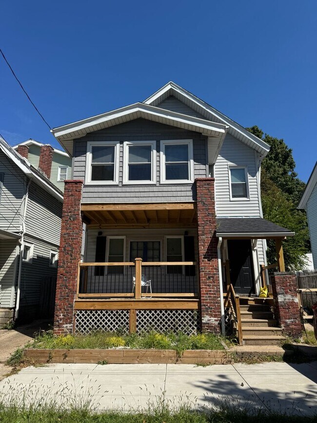 Primary Photo - 225 Liberty St
