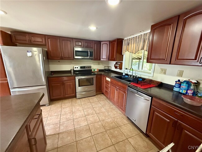 Building Photo - 379 Pawling St