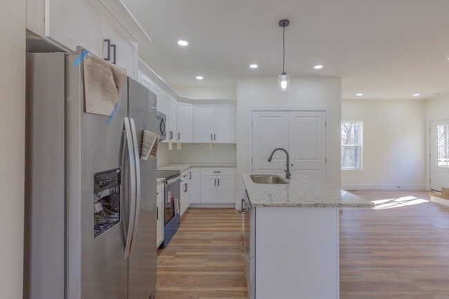 Building Photo - Live where Chattanooga comes alive!