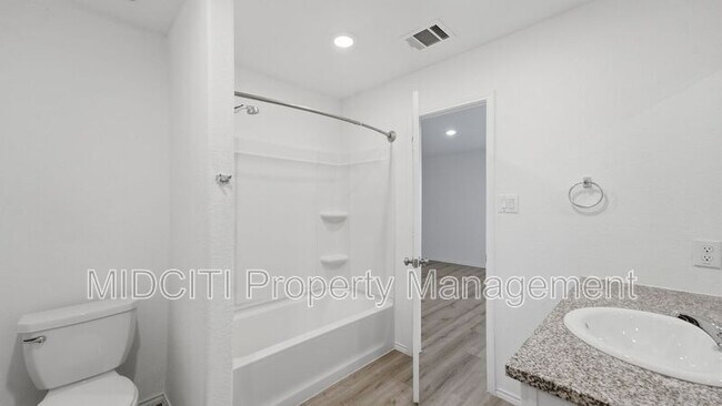 Building Photo - 466 Fairy Duster Dr