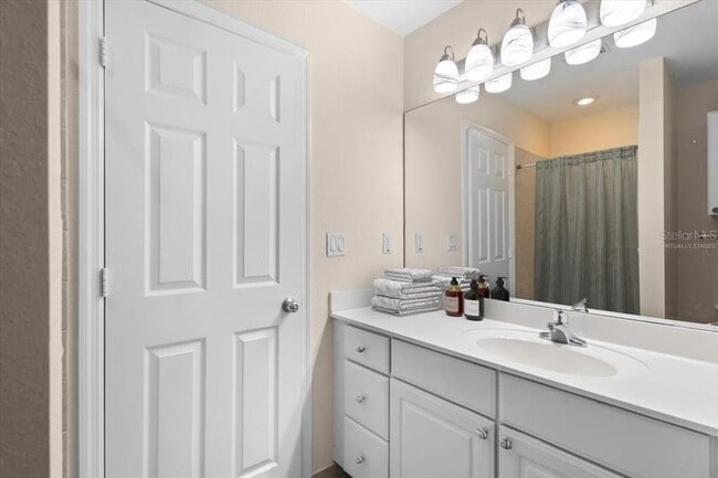 Building Photo - 111 S Sherrill St