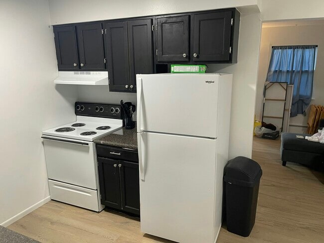 Building Photo - 4169 W Ridge Rd